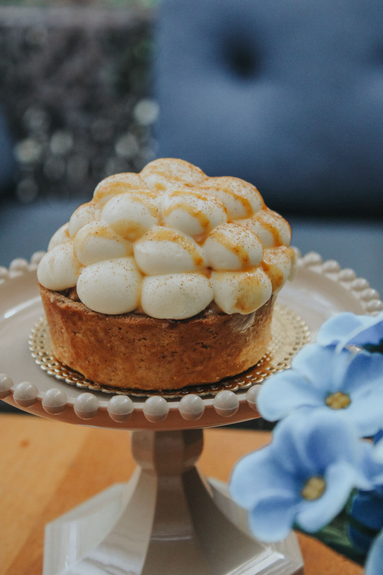 Café especial com leite e trufas